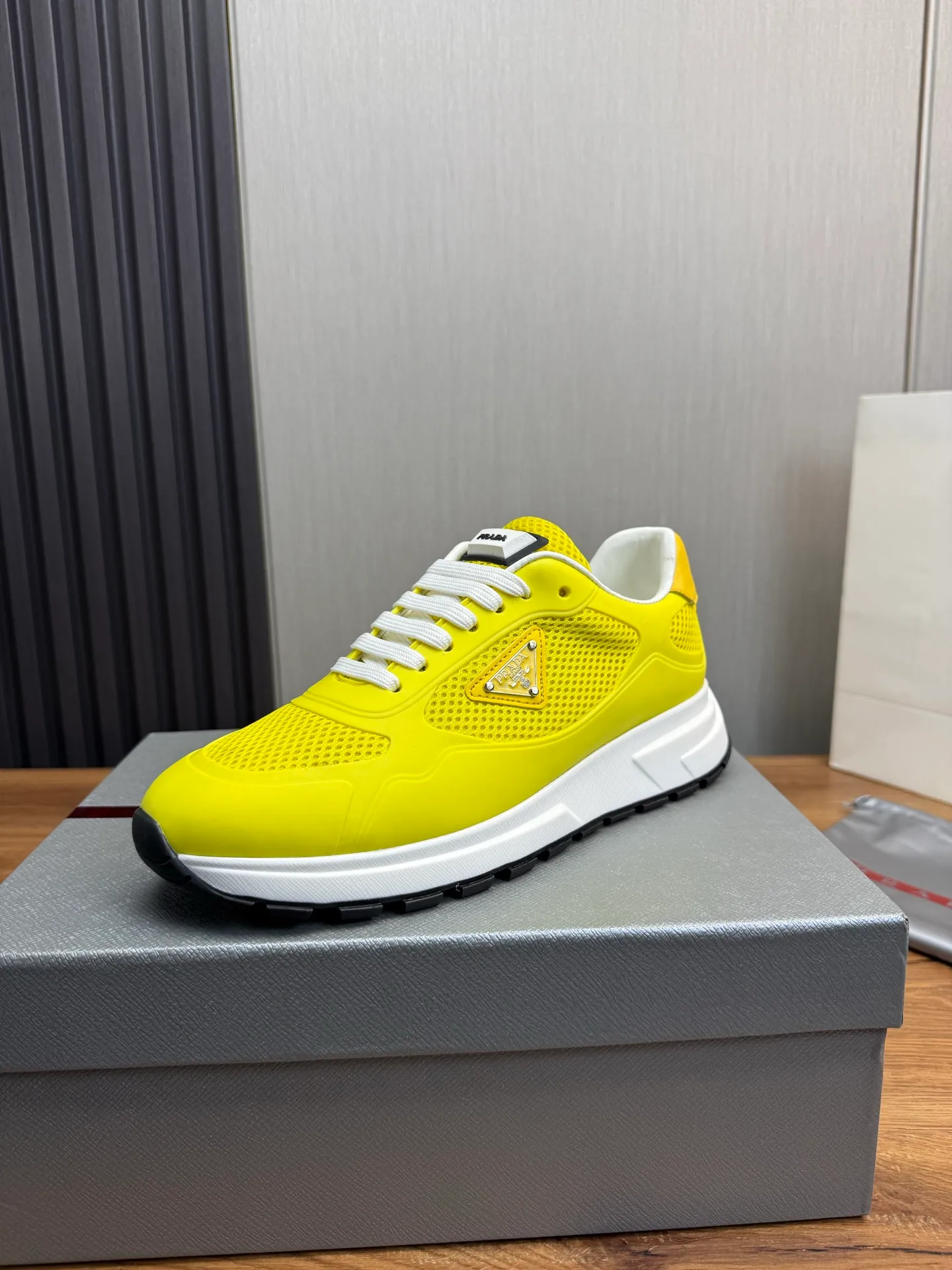 Men's shoes 💰580💰 [PRADA] Autumn and winter hot men's shoes shipped 👏Official website synchronized ⬆️Original fly-woven cowhide fabric + cowhide lining, 1⃣️:1⃣️reproduction, original sole, 38-45 (45. Customized, non-refundable)